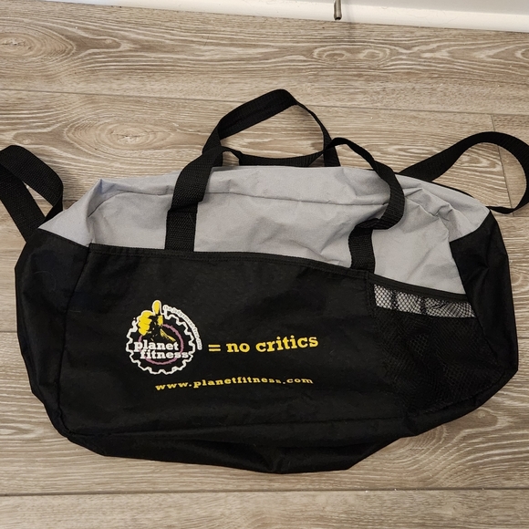 Planet Fitness Other - Planet Fitness No Critics Black and Gray Gym Duffle Bag